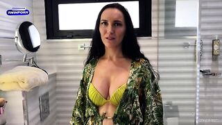 Не захотел идти на пляж и выебал мачеху